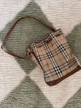 VINTAGE Burberry Signature Plaid Bucket Bag - PROJECT CONDITION